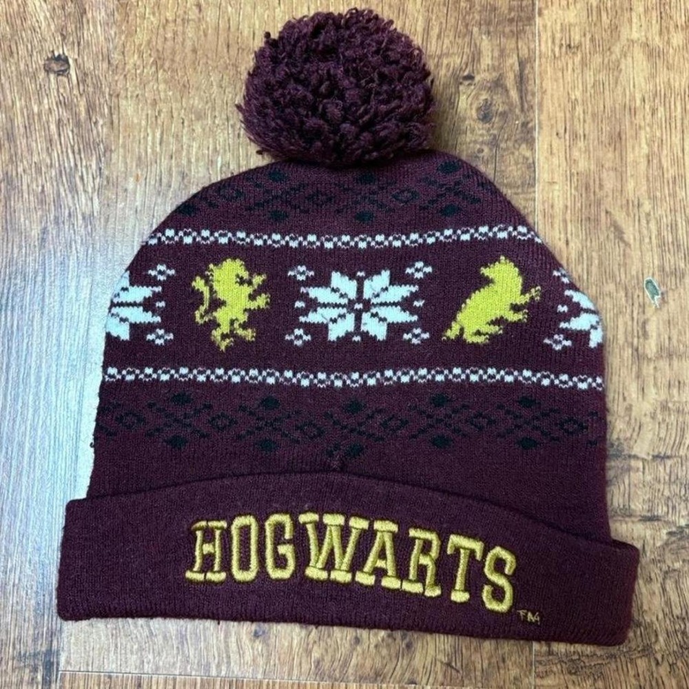 Harry Potter Hogwarts Burgundy Knit Beanie Pom Pom Hat House Crests Fair Isle